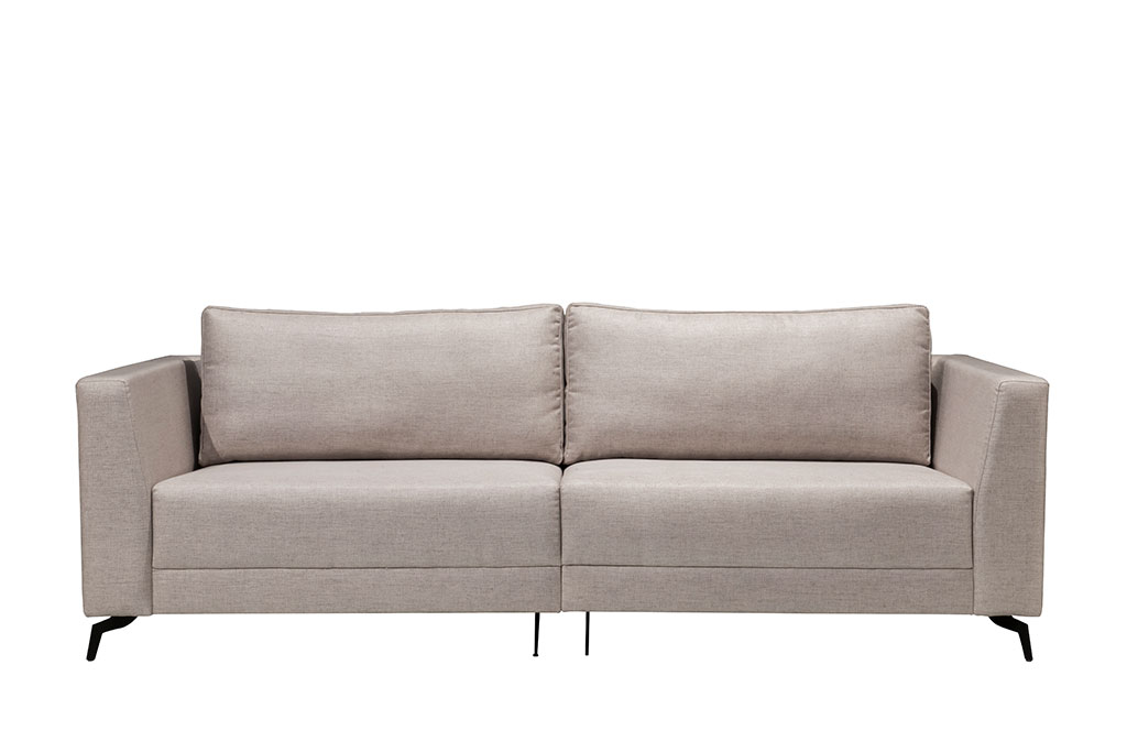 A imagem mostra um espaço com fundo totalmente branco. No centro da imagem encontra-se o sofá dulius com dois lugares, na cor bege com pés de metal na cor prata.